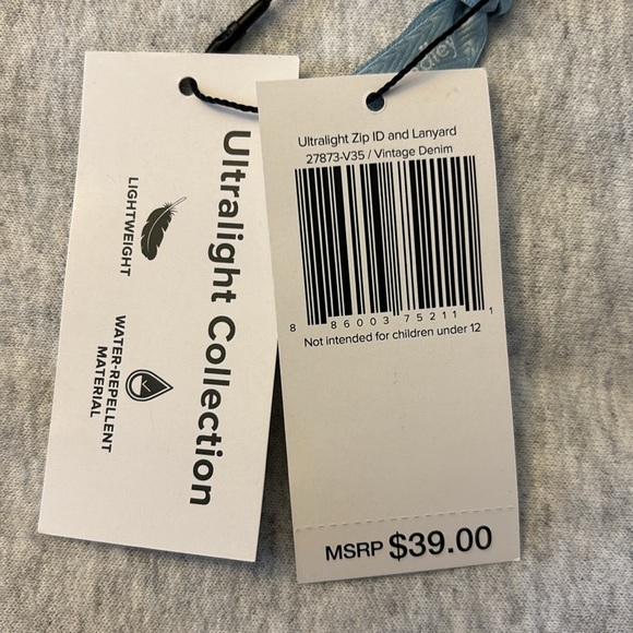 Vera Bradley Zip ID & Lanyard - Picture 2 of 3